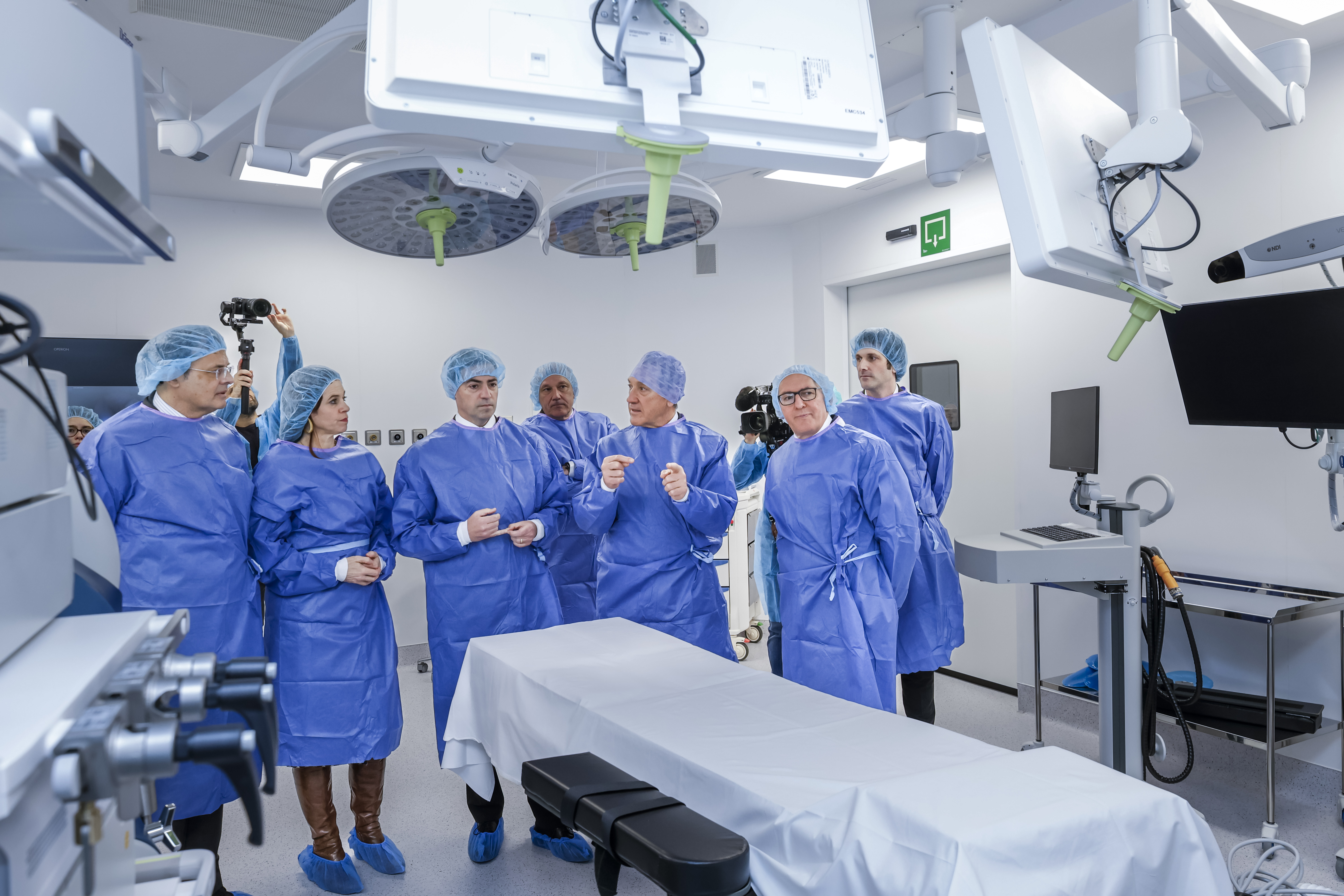 visita al bloque quirurgico inauguraci&oacute;n hospital miks