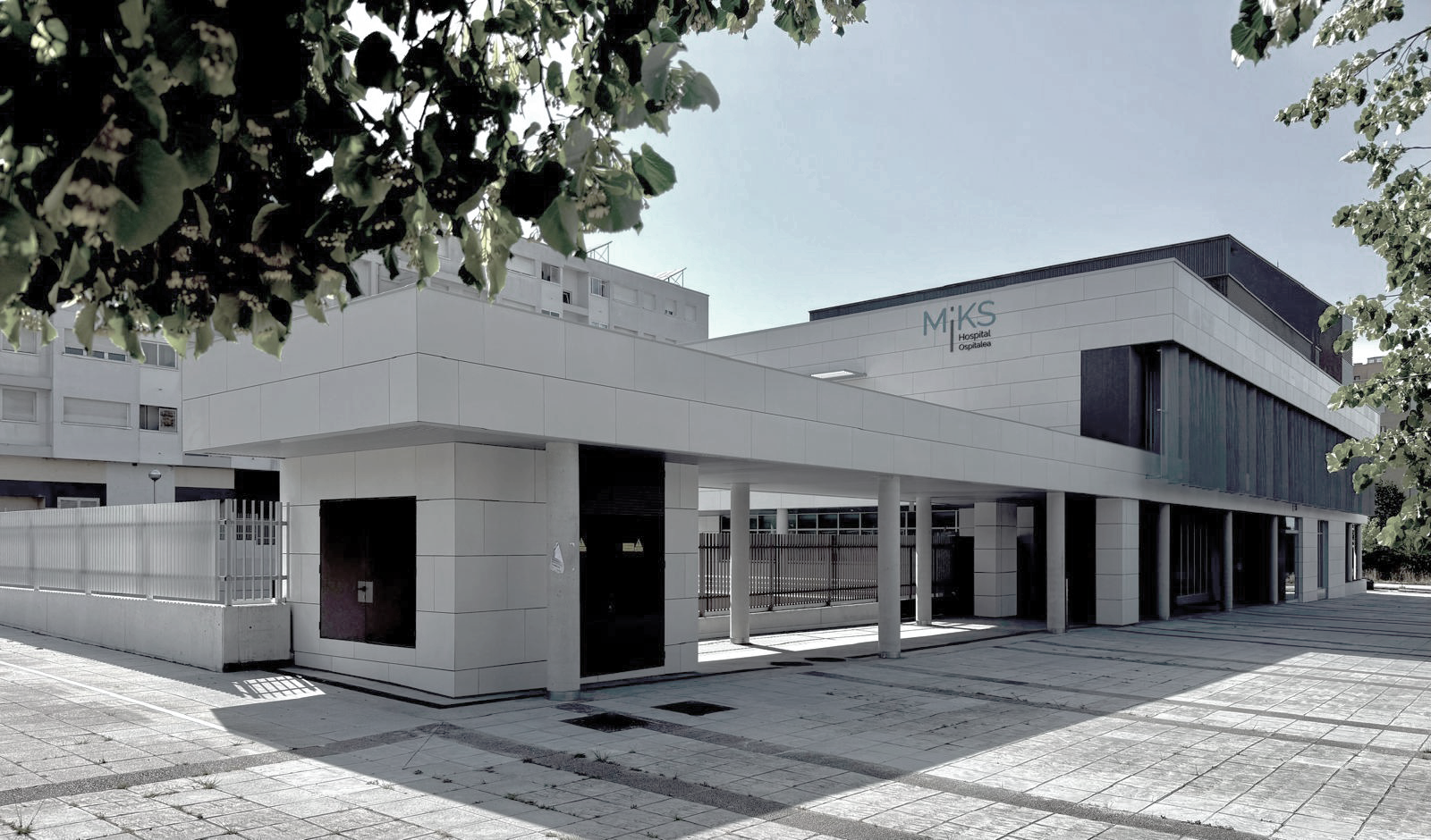 Vista lateral del nuevo Hospital MiKS en Vitoria-Gasteiz